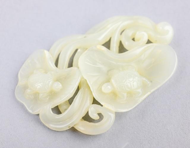 19th C. Qing Dynasty Lotus Vine with Two Leaves: 19th Century Qing Dynasty Carved Lotus Vine with Two Leaves. Each leaf has a turtle carved in high relief.