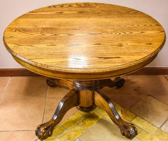 Heavy Carved Oak Lions Paw Round Pedestal Table (1 of 9)