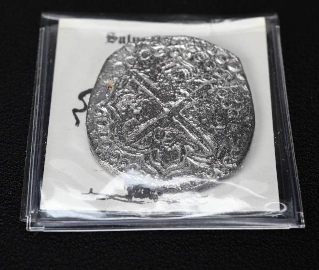 Shipwreck Atocha 1622 1 Silver 8 Reales Grade 1 (1 of 5)