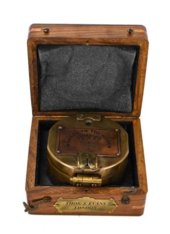 Thos J. Evans of London Vintage Brass Compass (1 of 8)
