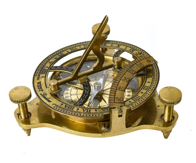 Vintage Brass Nautical 4 Inch Sundial Compass (1 of 8)