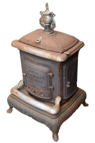 Cast Iron 1908 Glenwood Parlor Heating Stove: Cast Iron 1908 "Modern Glenwood Parlor Wood Stove". 48 inches x 27 inches x 24 inches