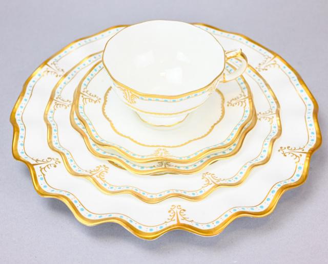 5 Piece Place Setting Royal Crown Derby Lombardy: 5 Piece Place Setting Royal Crown Derby of Lombardy Pattern. Dinner plated measures 11 inches in diameter.