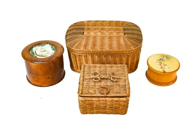 4 Antique Sewing and Spool Boxes Woven & Wood: 4 Antique Sewing and Spool Boxes Woven & Wood with Internal Compartments. Largest measures 4 inches x 9 inches x 7 inches