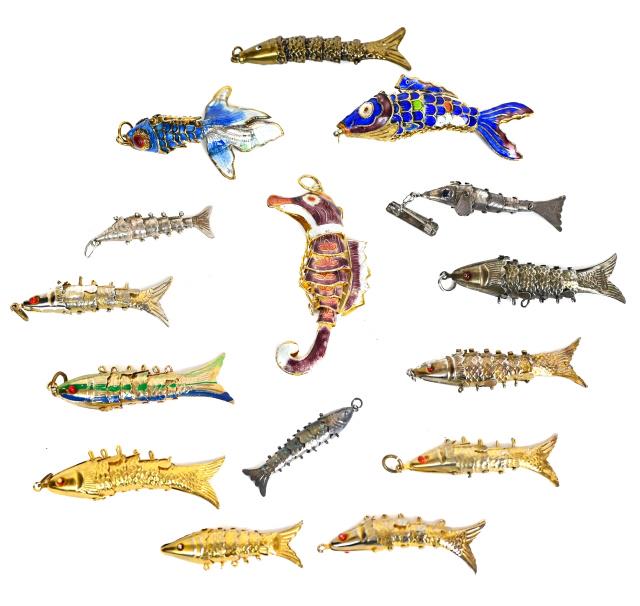 15 Vintage Articulated Fish Pendants (1 of 5)