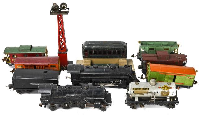 Vintage Lionel Train and Track Set (1 of 15)