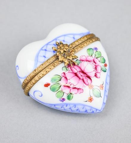 Limoges France Collectible Heart Trinket Box (1 of 8)