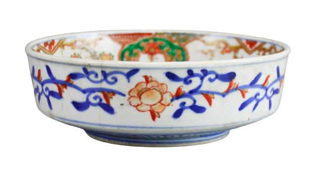 Antique Japanese Imari Porcelain Hand Painted Bowl: Antique Japanese Imari Porcelain Hand Painted Bowl. Measures 3 inches x 8.5 inches in diameter.