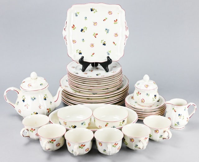 Villeroy & Boch Petite Fleur Dinner Service: Villeroy & Boch Petite Fleur Dinner Service. Dinner plate measures 10.5 inches in diameter. Includes approximately 8 dinner plates, 9 lunch plates, 2 bowls 6 cups and saucers, 5 serving pieces.