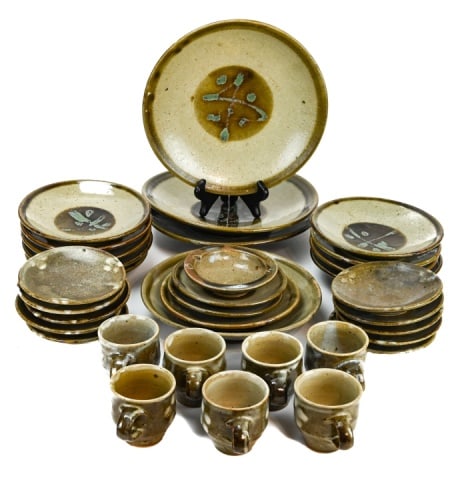 Mid C Glazed Salt Pottery Dinner Service Plates (1 of 11)