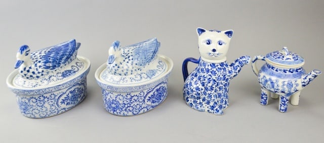 Collection Chinese Blue & White Porcelain Items (1 of 7)