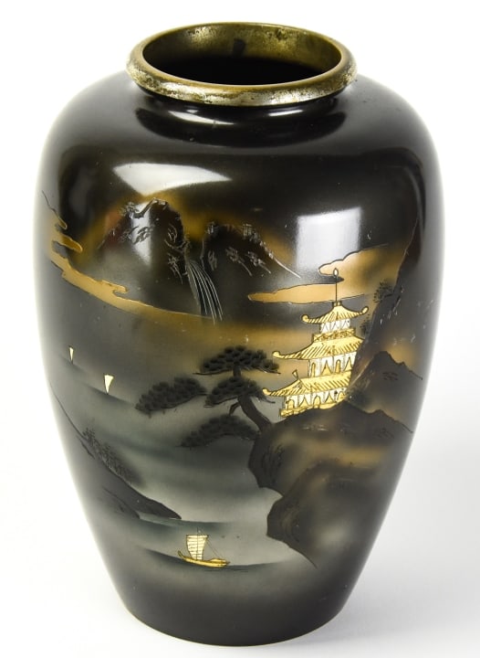 Contemporary Japanese Satsuma Vase W Gilt Accents (1 of 7)