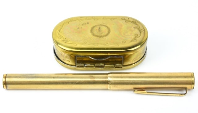 Vintage Dunhill Rolled Gold Pen & Brass Compact: Vintage Dunhill Rolled Gold Pen & Brass Compact. Compact is not marked. Pen measures just over 5 inches in length.