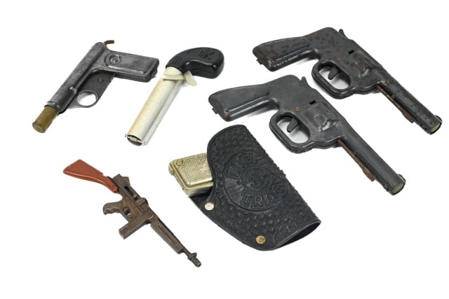 Collection Vintage Toy Guns (1 of 13)