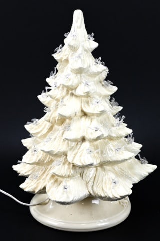 Vintage Ceramic Cream Ware Christmas Tree w Doves (1 of 12)