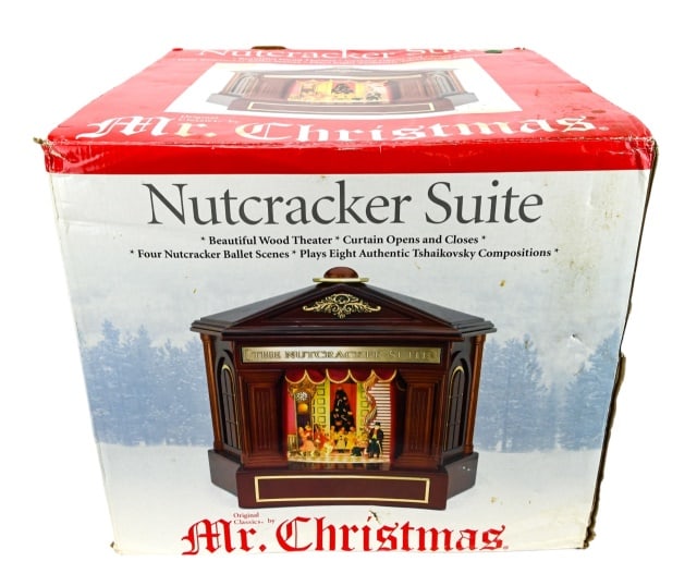Mr. Christmas Nutcracker Suite Theatre in Box (1 of 6)
