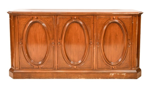Traditional Style Hand Carved Credenza Buffet (1 of 10)