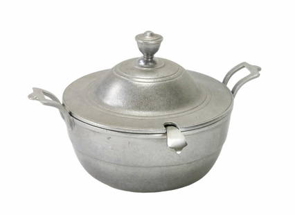 Vintage Wilton Armetale Pewter Soup Tureen: Vintage Wilton Armetale Pewter Soup Tureen with Lid and Ladle. Measures 9 inches x 13 inches in diameter.