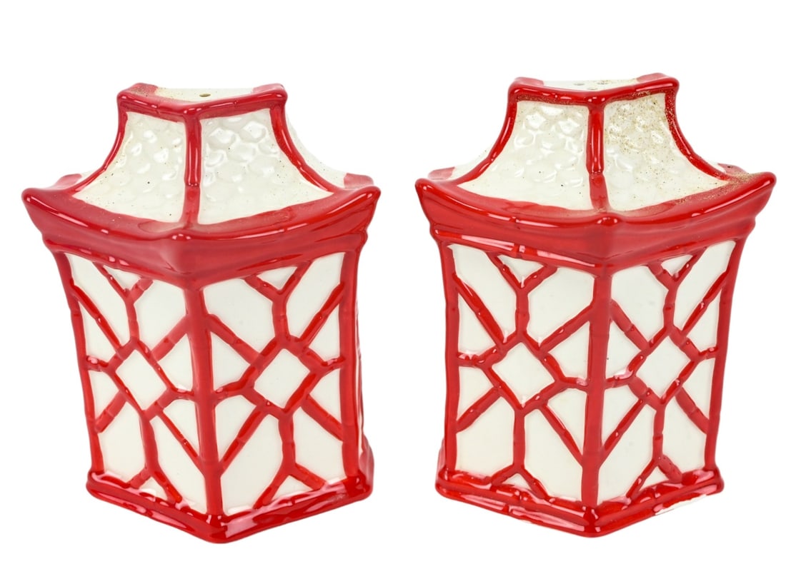 Ralph Lauren Chinoisserie Red Pagoda SP Shakers: Ralph Lauren Chinoisserie Red Pagoda Porcelain Hand Painted.Salt and Pepper Shakers. Measure as a pair that fits together 4 inches x 4 inches.