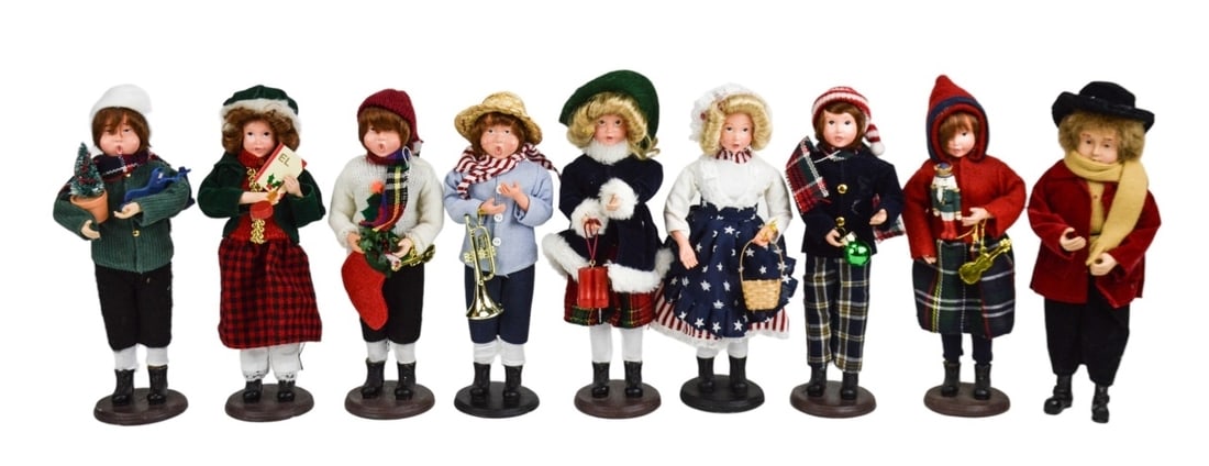 9 Vintage Christmas Caroler Figures (1 of 12)