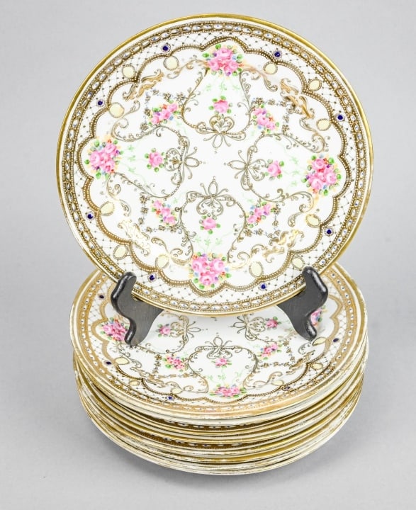 9 Antique Nippon Porcelain Cabinet Plates w Roses: 9 Antique Nippon Porcelain Cabinet Plates w Roses. Some gold leaf loss to outer rims. 9 inches in diameter.