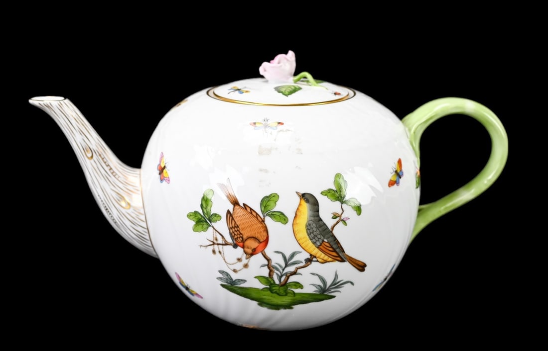 Herend Porcelain Rothschild Bird Tea Pot: Herend Porcelain Rothschild Bird Tea Pot. Measures 8 inches x 13 inches.