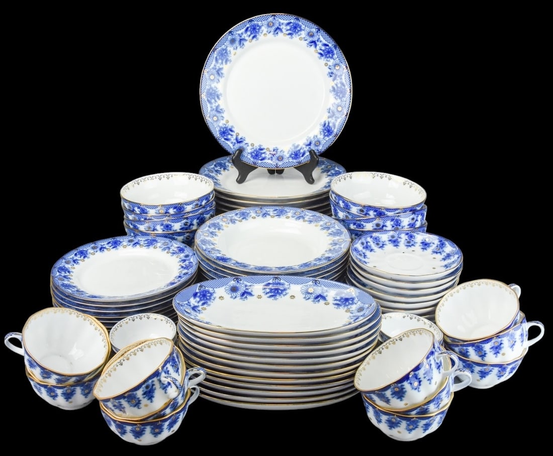 Lomonosov Porcelain Dinner Service for 12: Lomonosov Porcelain Dinner Service for 12. Includes dinner plates, lunch plates, soup bowls, oval side plates, cereal bowls, finger bowls, and coffee cups and saucers. One soup bowl has chip to rim. C