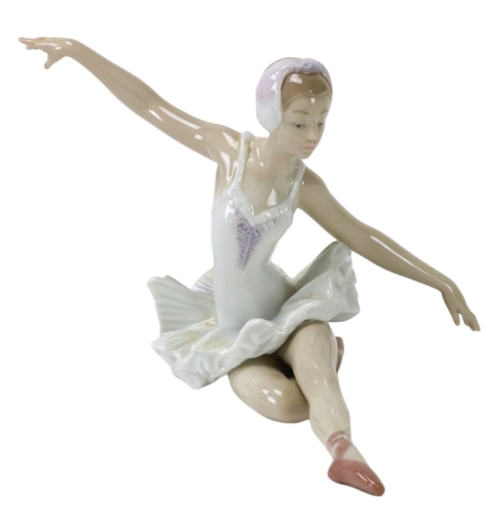 Lladro "Swan Ballet" Porcelain Figurine (1 of 11)