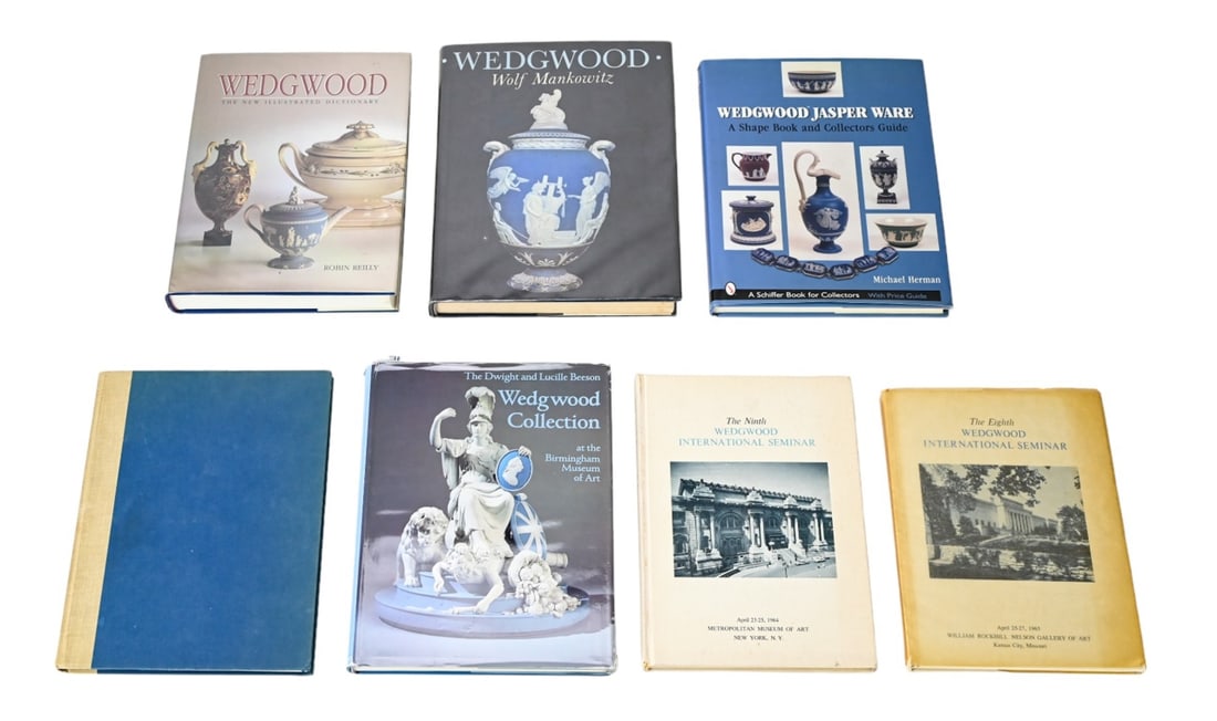 7 20th C Coffee Table Books Collecting Wedgwood (1 of 16)