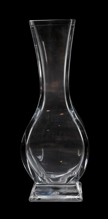 Baccarat France Crystal Vase: Baccarat France Crystal Vase. Measures 10 inches x 4 inches.