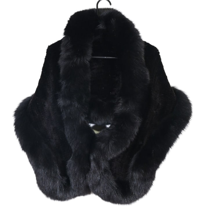 Natural Fox Collar and Sheared Woven Mink Stole: Natural Fox Collar and Sheared Woven Mink Stole. Measures 29 inches x 25 inches.