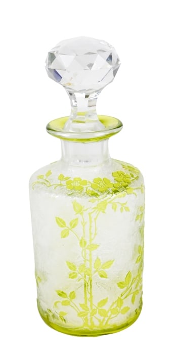 Antique Baccarat France Crystal Eglantier Bottle: Antique Baccarat France Crystal Eglantier Pattern Apple Green to Clear Perfume Bottle. The piece is not signed. Measures 8 inches x 3 inches.