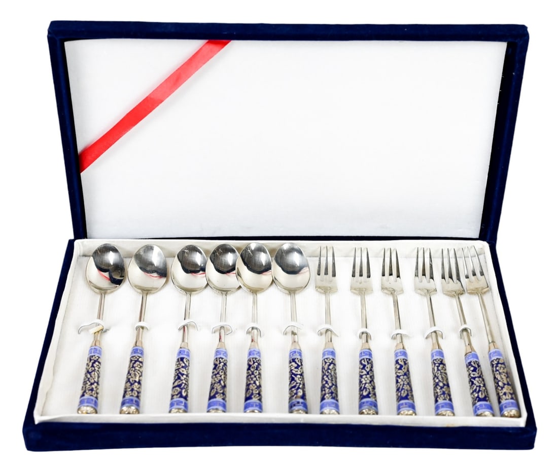 Vintage Baek San Enamelware Cocktail Set For 12: Vintage Baek San Enamelware Cocktail Set For 12, 6 Spoons and 6 Knives in Box. Set is unsigned. Spoons measure 5.5 inches.
