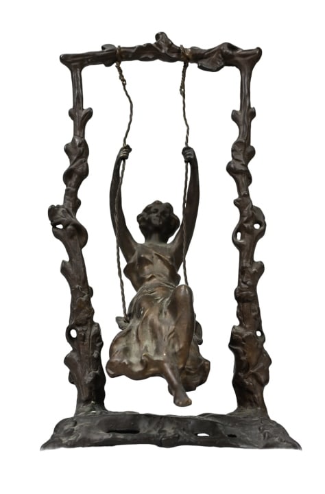 Antique French Empire Bronze Acanthus Leaf Sconce: Antique French Empire Gilt Bronze Acanthus Leaf Motif Electric Sconce. Measures 24 inches x 14 inches x 8 inches.