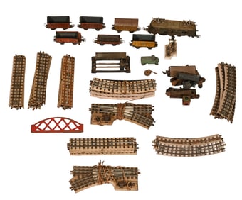 Vintage Small Scale Lionel Trains, Cars & Tracks