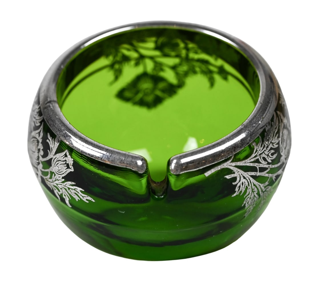 Vintage Green Glass Orb Ashtray w Silver Overlay: Vintage Viking Green Glass Orb Ashtray w Silver Overlay.Measures 3.25 inches x 3 inches diameter.