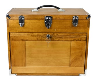 Windsor Design 8 Drawer Tool Chest Display Chest