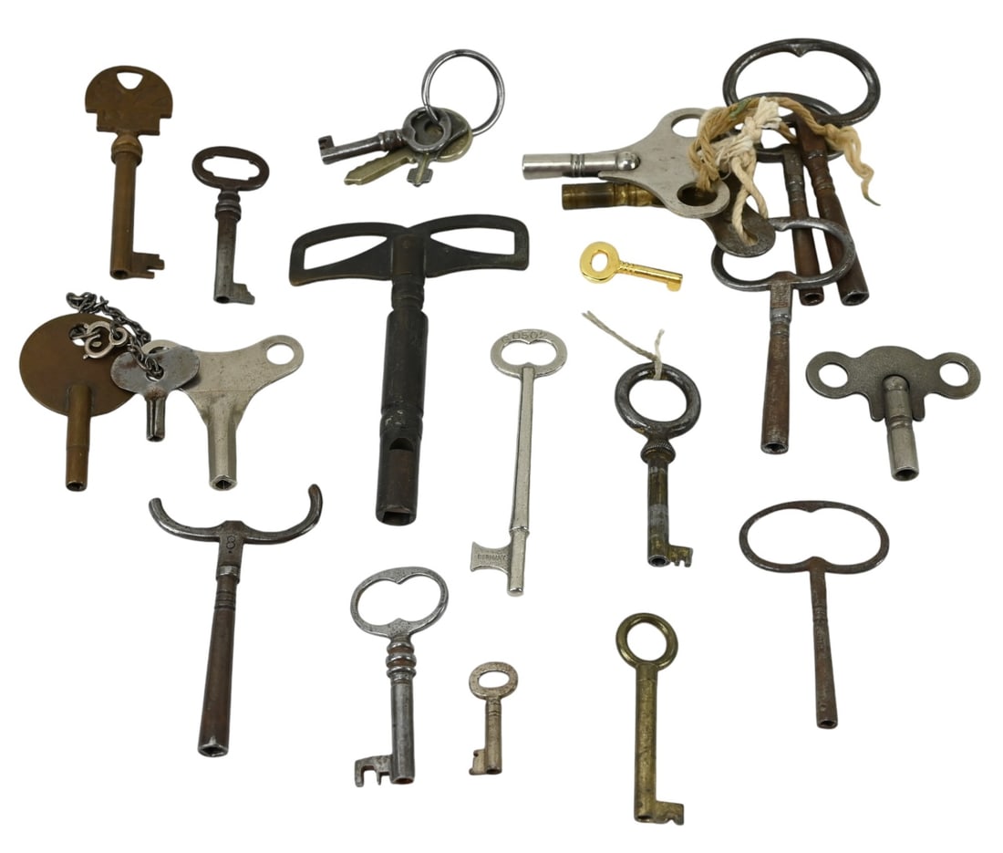 Collection Antique Skeleton Keys (1 of 8)
