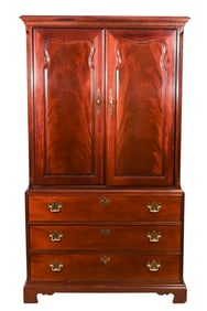 Georgian Style Thomasville Entertainment Cabinet