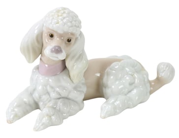 Lladro  "Poodle" 6337 Porcelain Figurine
