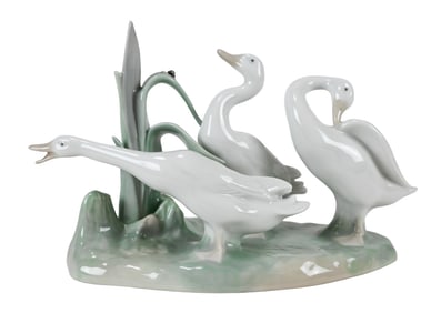Lladro Hand Painted Porcelain 3 Geese on Base