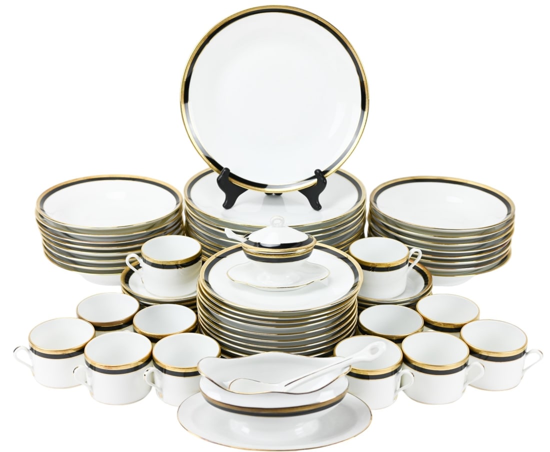 Richard Ginori Porcelain Dinner Service for 12 (1 of 16)