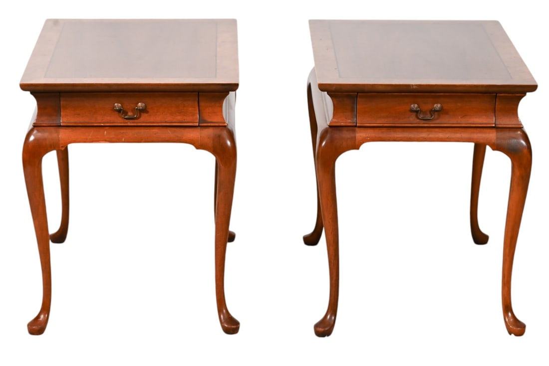 Pair Queen Anne Style Hand Carved Side Tables (1 of 12)