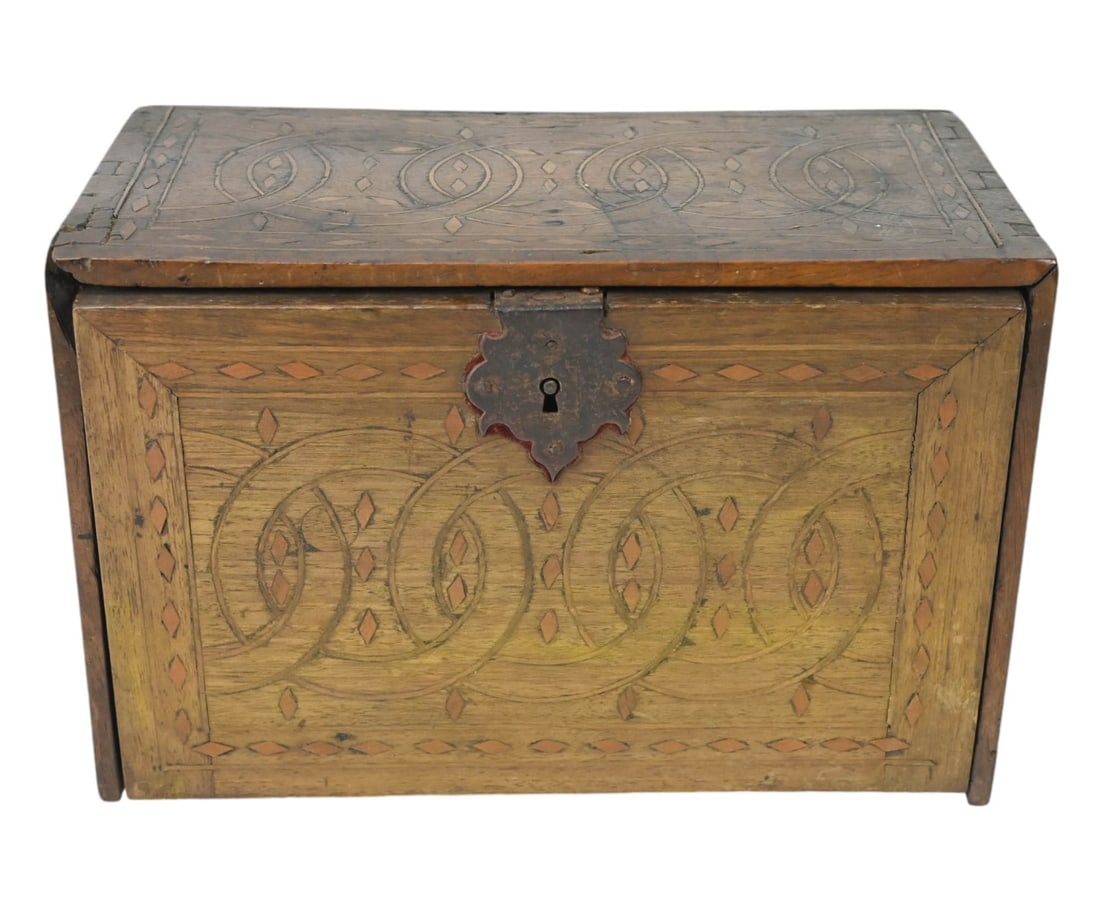 Antique Salesman Sample Hand Carved Cased Dresser (1 of 11)