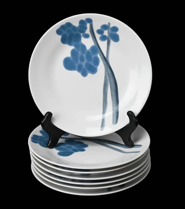 7 Richard Ginori Tokay Pattern Lunch Plates: 7 Richard Ginori Tokay Pattern Lunch Plates. Each measures 8 inches in diameter.