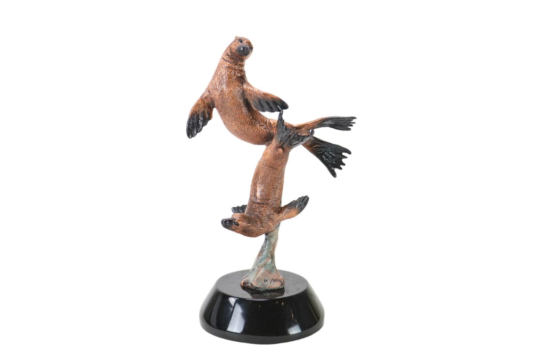 Legends USA  Genesis Mixed Media Statue Seals (1 of 12)