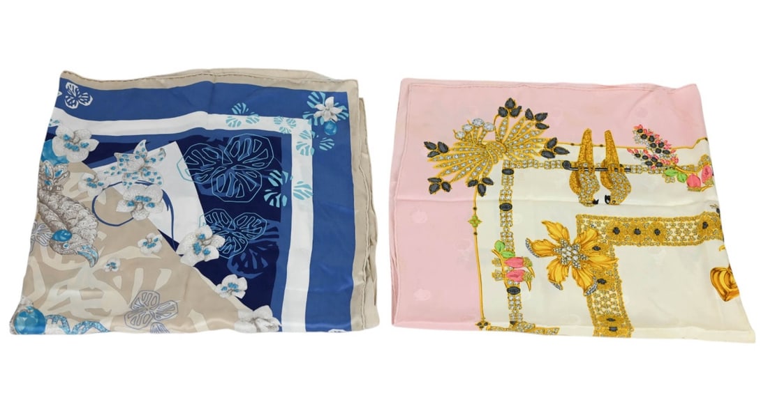 2 Vintage Must de Cartier Silk Women's Scarves (1 of 18)