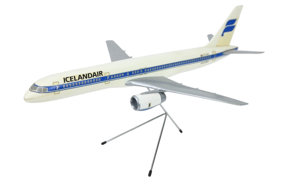 Vintage Airplast Milano Icelandair Model Airplane: Vintage Airplast Milano Icelandair Boeing 757 TF-FIH Model Airplane Table Top Model. Measures 10 inches x 19 inches.