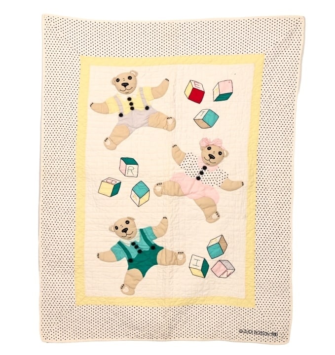 Judi Boisson 1990 Hand Made Teddy Bear Baby Quilt: Judi Boisson 1990 Hand Made Teddy Bear Baby Quilt. Bears have stuffed bodies. Measures 48 inches x 32 inches.
