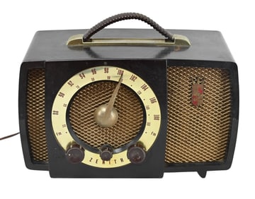 Vintage 1951 Zenith Bakelite Tube Radio